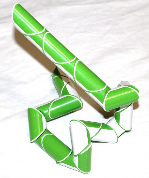 Zauberwürfelstab 61cm lang grün, beliebig faltbar, 2,5cm durchmesser